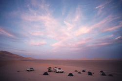 Westsahara, Algerien: Algerien: Expedition Hoggar, Tassili und Tadrart - Lagerplatz mit Zelten 